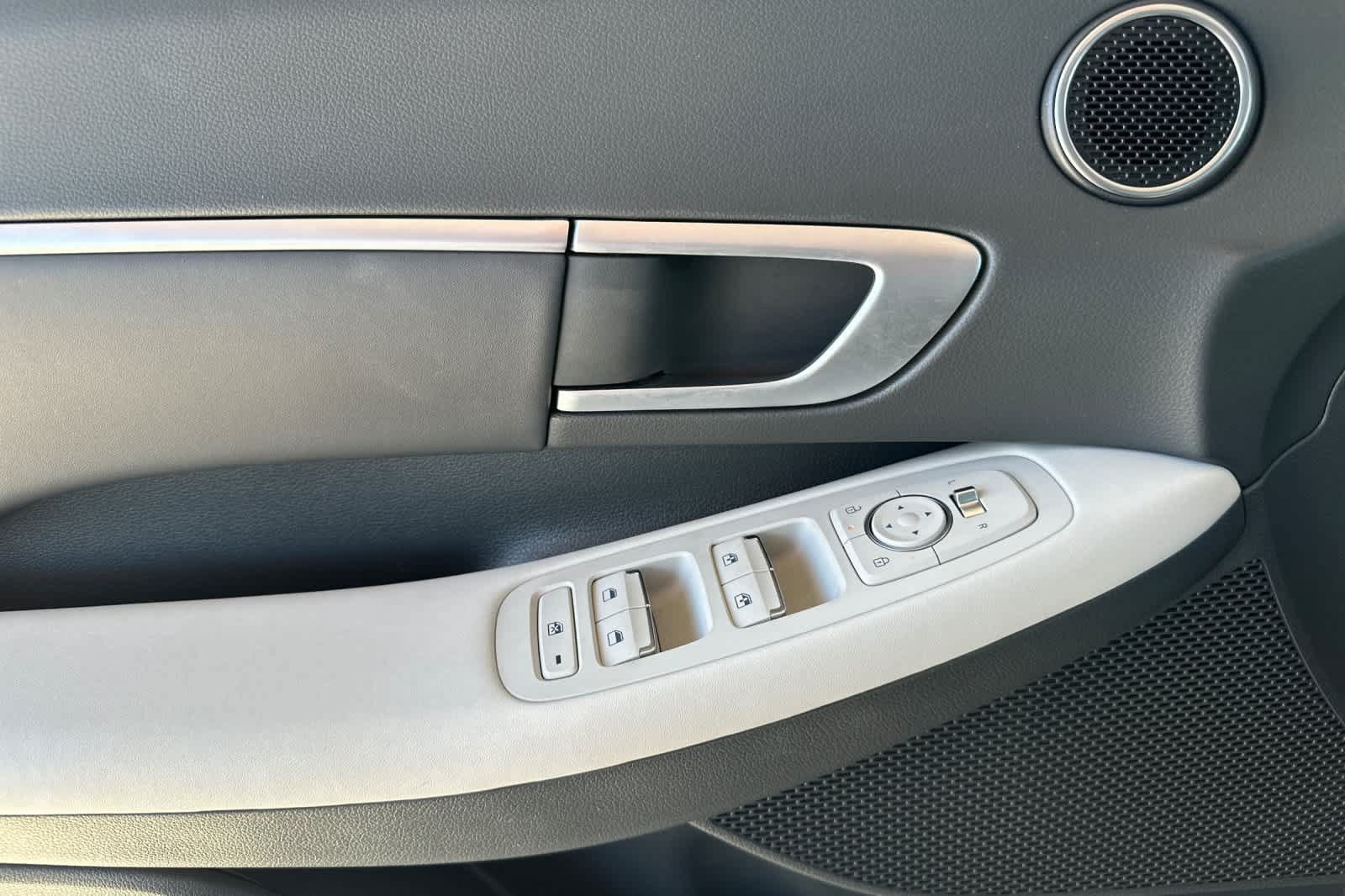 Used 2024 Hyundai Sonata SEL FWD image 12