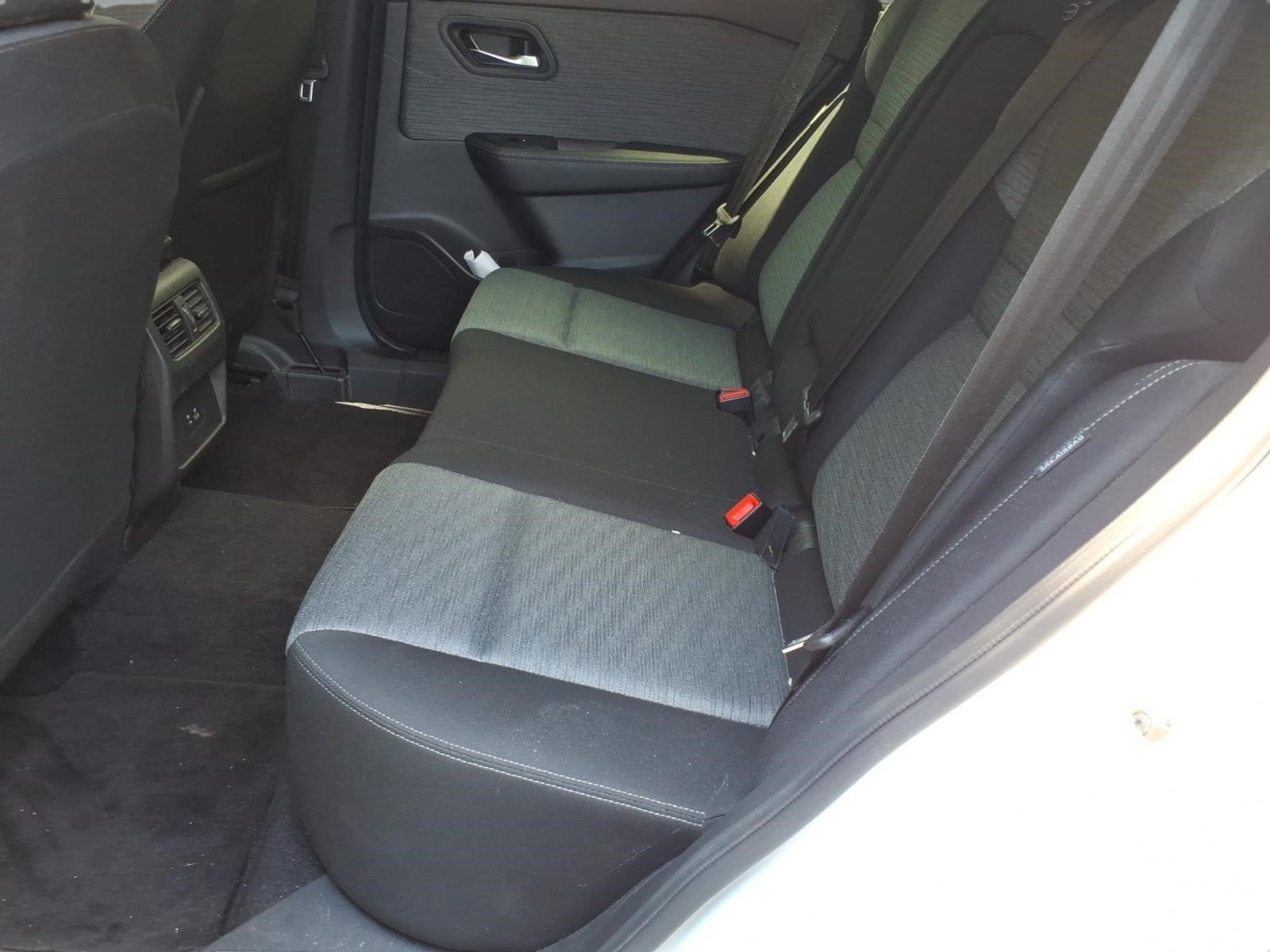 Used 2023 Nissan Rogue SV AWD/4WD image 6