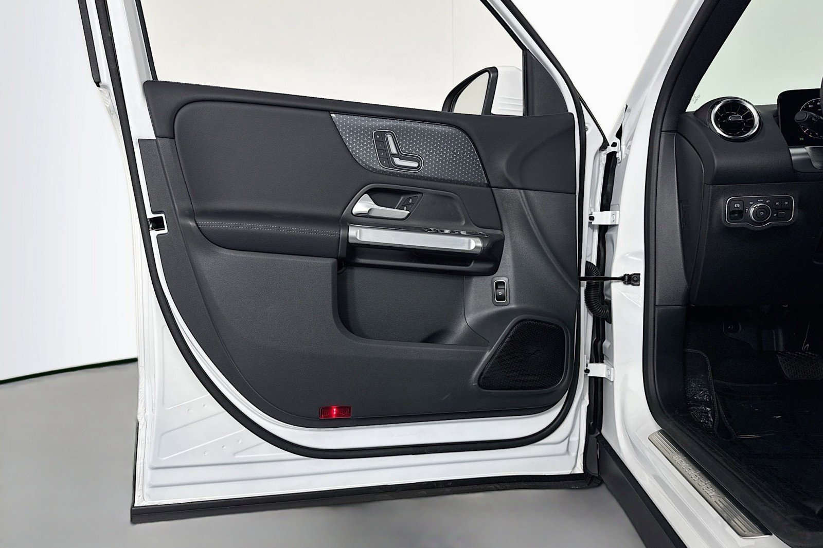 New 2026 Mercedes-Benz GLB 250 image 20