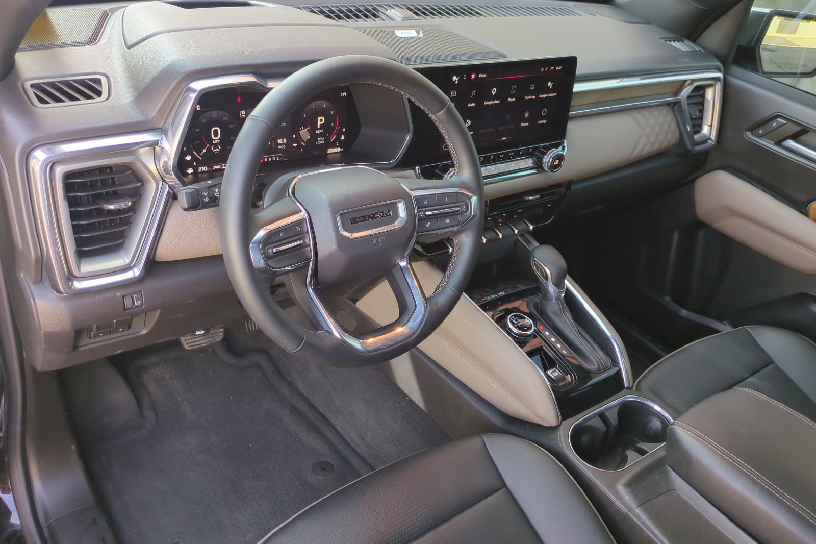Used 2023 GMC Canyon Denali AWD/4WD image 9