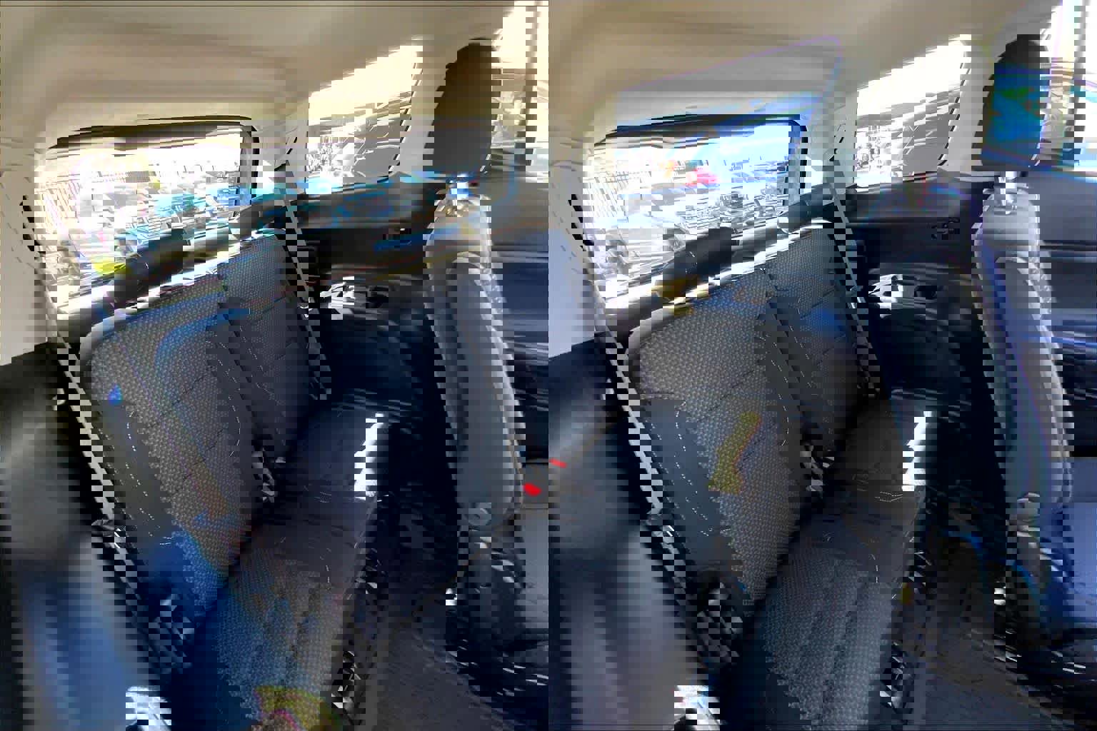 Certified 2023 GMC Acadia SLE w/ Driver Convenience Package image 18