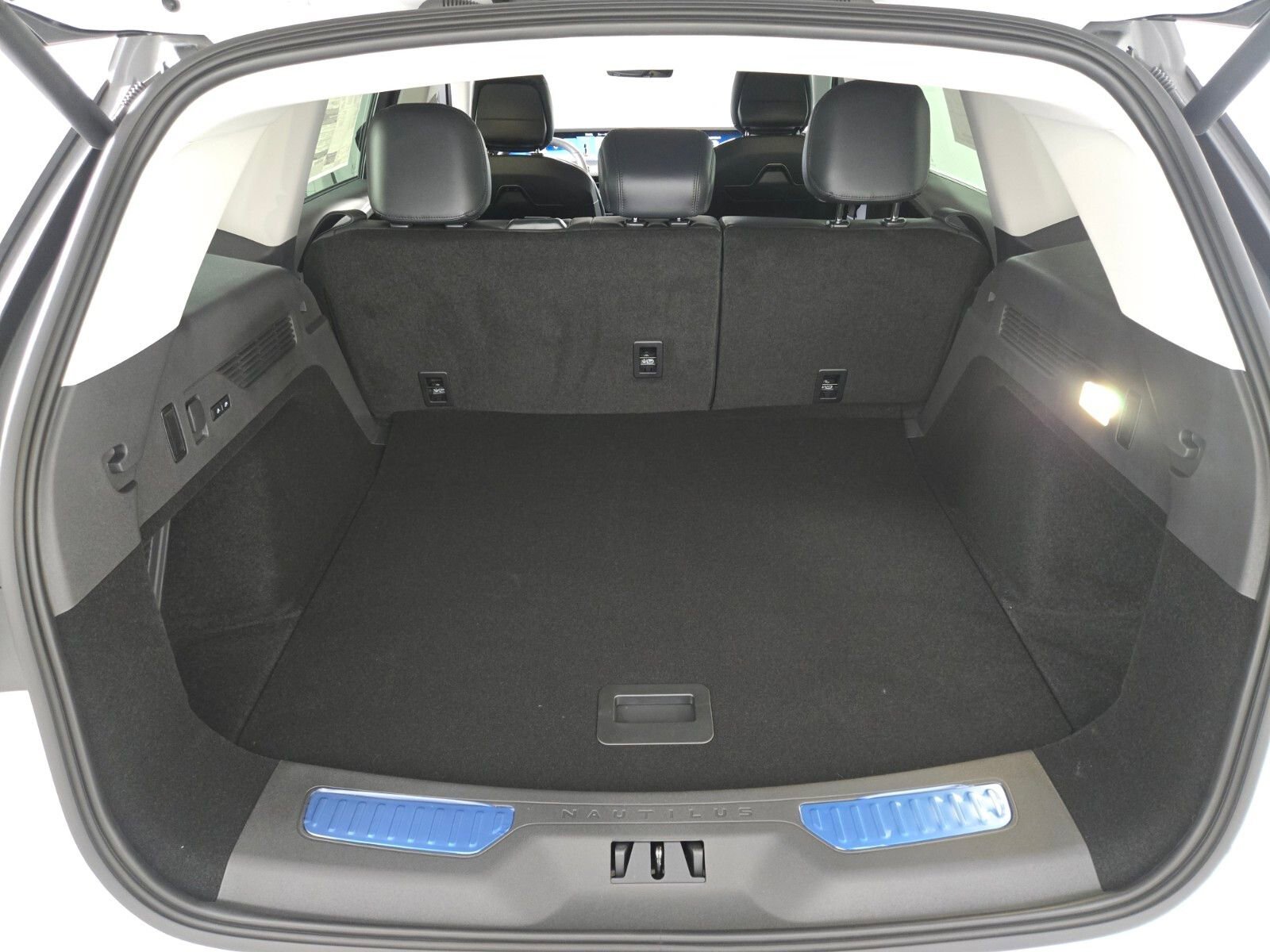 New 2026 Lincoln Nautilus Reserve image 18