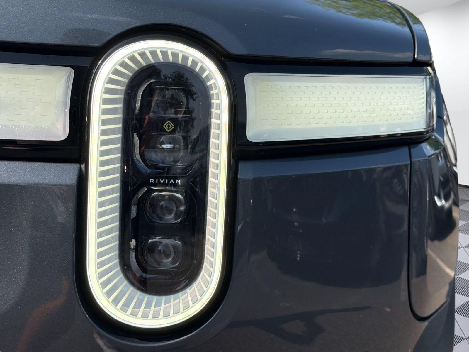 Used 2024 Rivian R1S Adventure AWD/4WD image 24