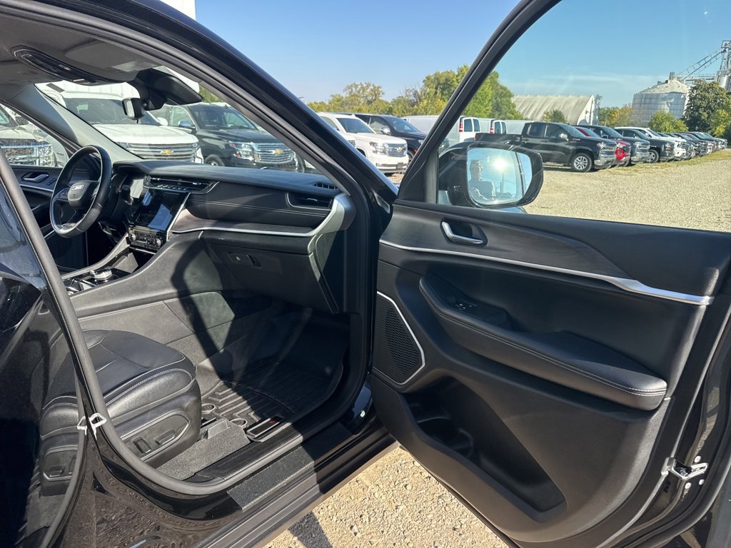 Used 2022 Jeep Grand Cherokee Limited w/ Trailer Tow Prep Group (B) image 24