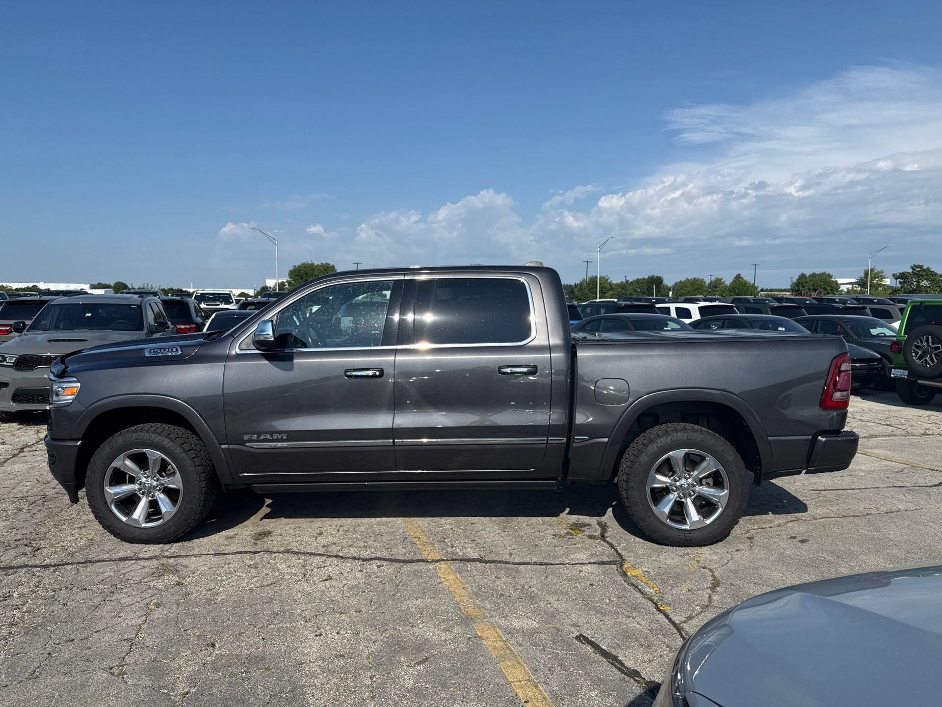 Used 2022 RAM 1500 Limited w/ Body Color Bumper Group AWD/4WD image 9