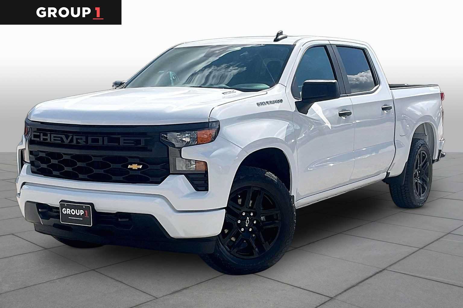 Used 2025 Chevrolet Silverado 1500 Custom w/ Turbomax Blackout Package RWD image 1