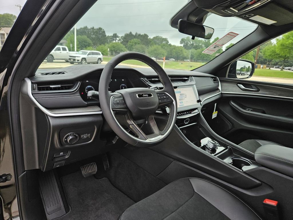 New 2026 Jeep Grand Cherokee L 2WD image 14