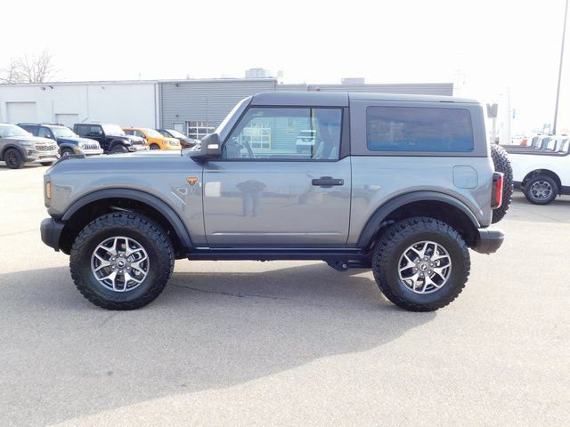 Used 2025 Ford Bronco Badlands image 6