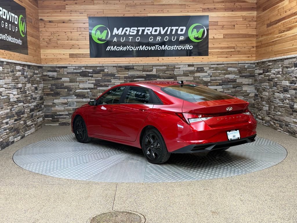 Used 2023 Hyundai Elantra SEL w/ Preferred Accessory Package image 6