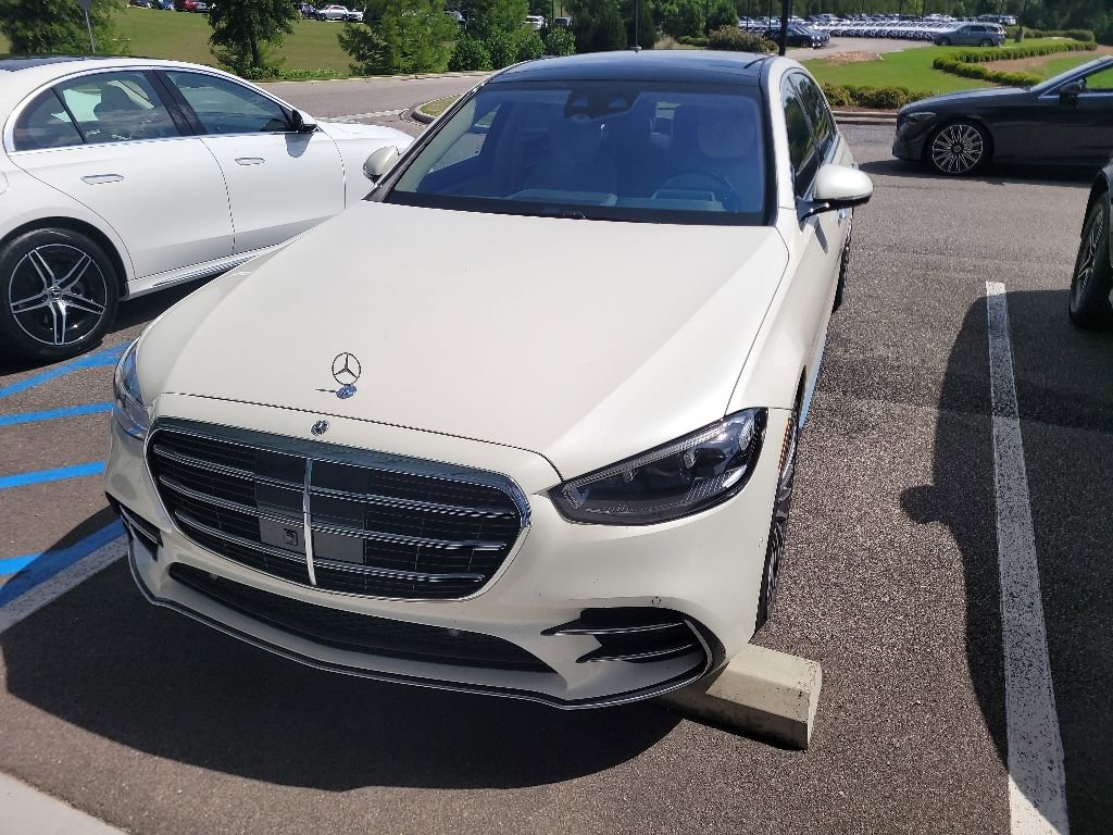 Certified 2022 Mercedes-Benz S 500 4MATIC image 2