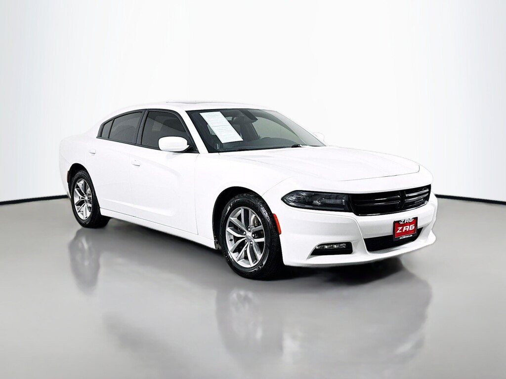 Used 2016 Dodge Charger SXT w/ Plus Group image 7