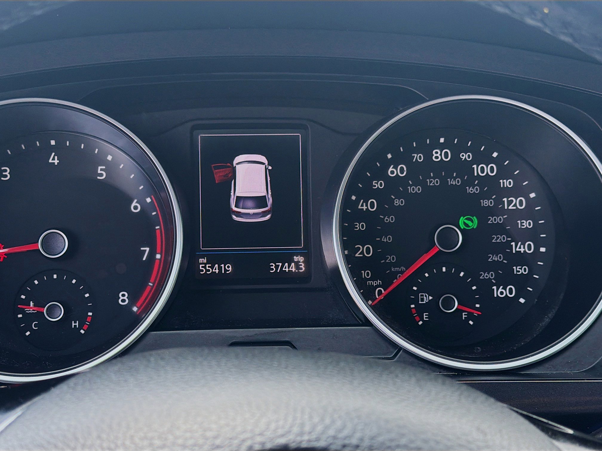 Used 2019 Volkswagen Tiguan SE image 9