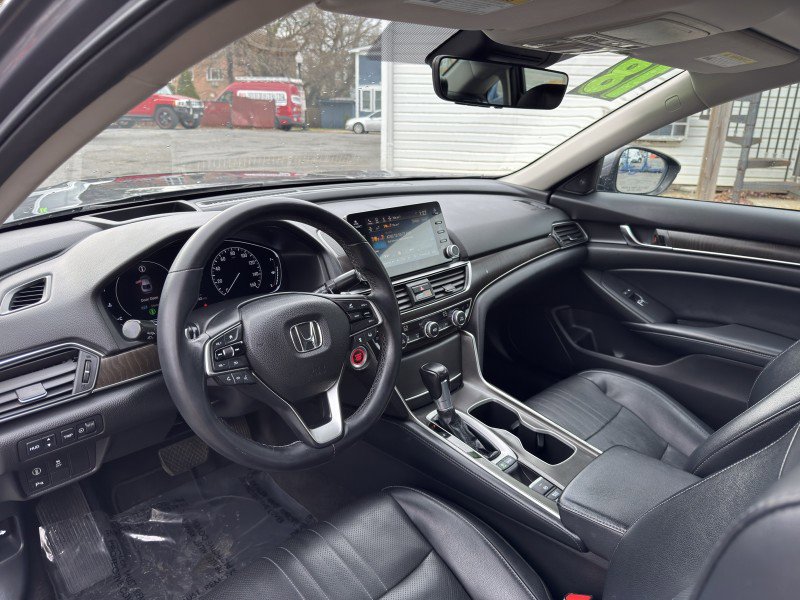 Used 2018 Honda Accord Touring image 16