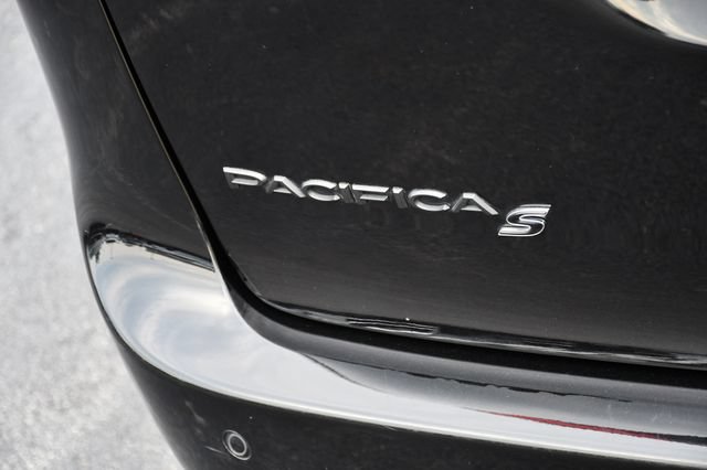 Used 2025 Chrysler Pacifica Limited FWD image 31