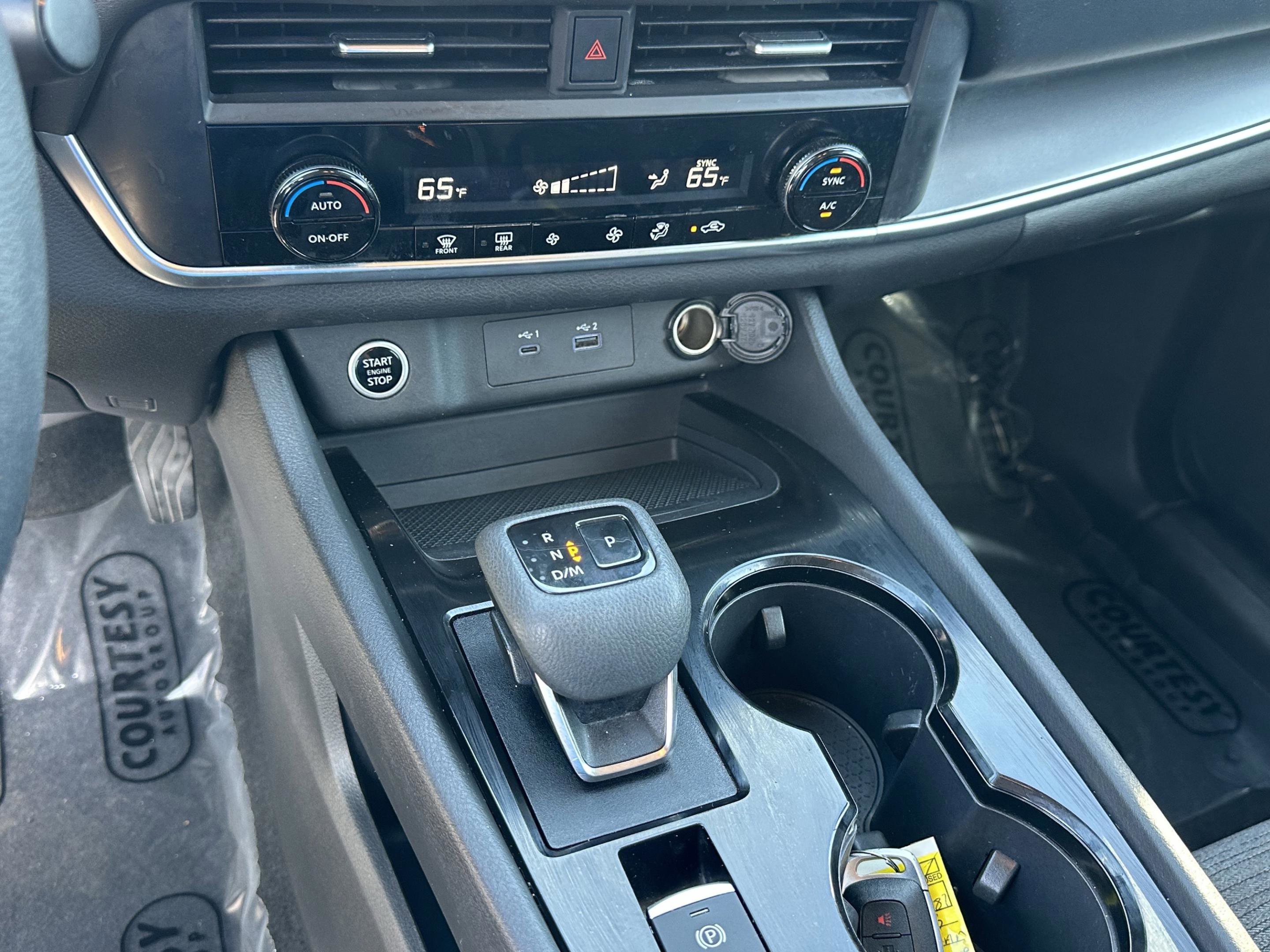 Certified 2023 Nissan Rogue SV FWD image 25