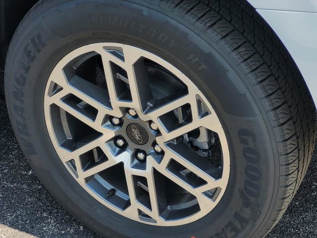 New 2025 Ford Expedition Active image 9