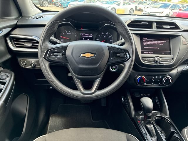 Used 2023 Chevrolet TrailBlazer LT w/ LPO, Blackout Package FWD image 14