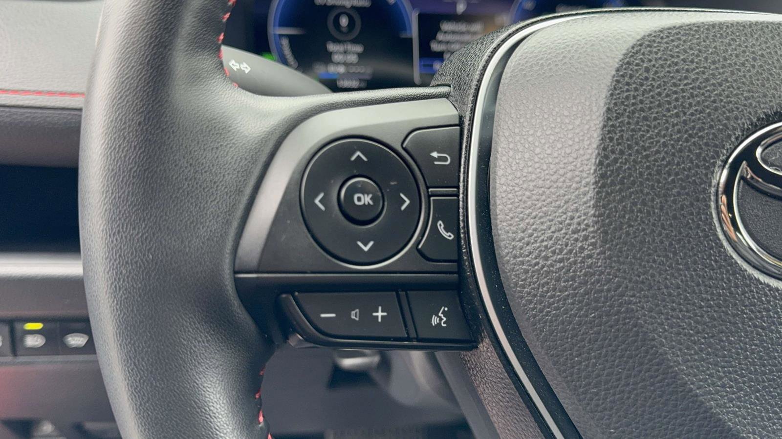 Used 2024 Toyota RAV4 XSE w/ Premium Package image 19