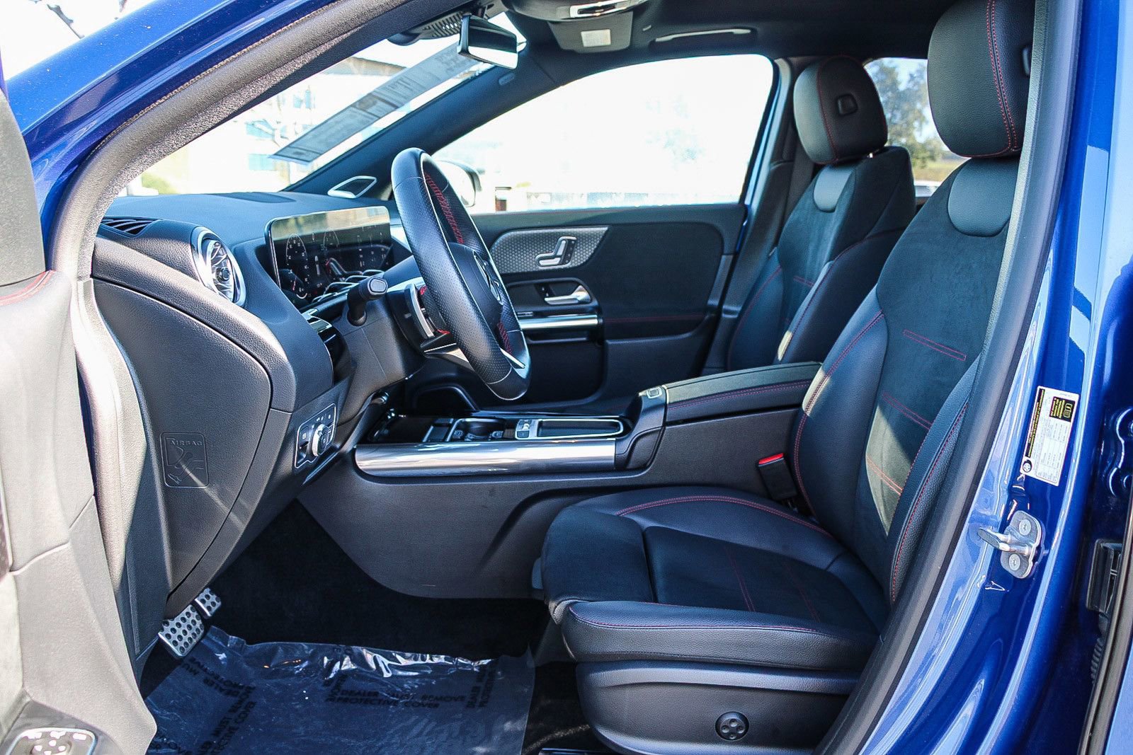 Certified 2025 Mercedes-Benz GLA 250 4MATIC image 18