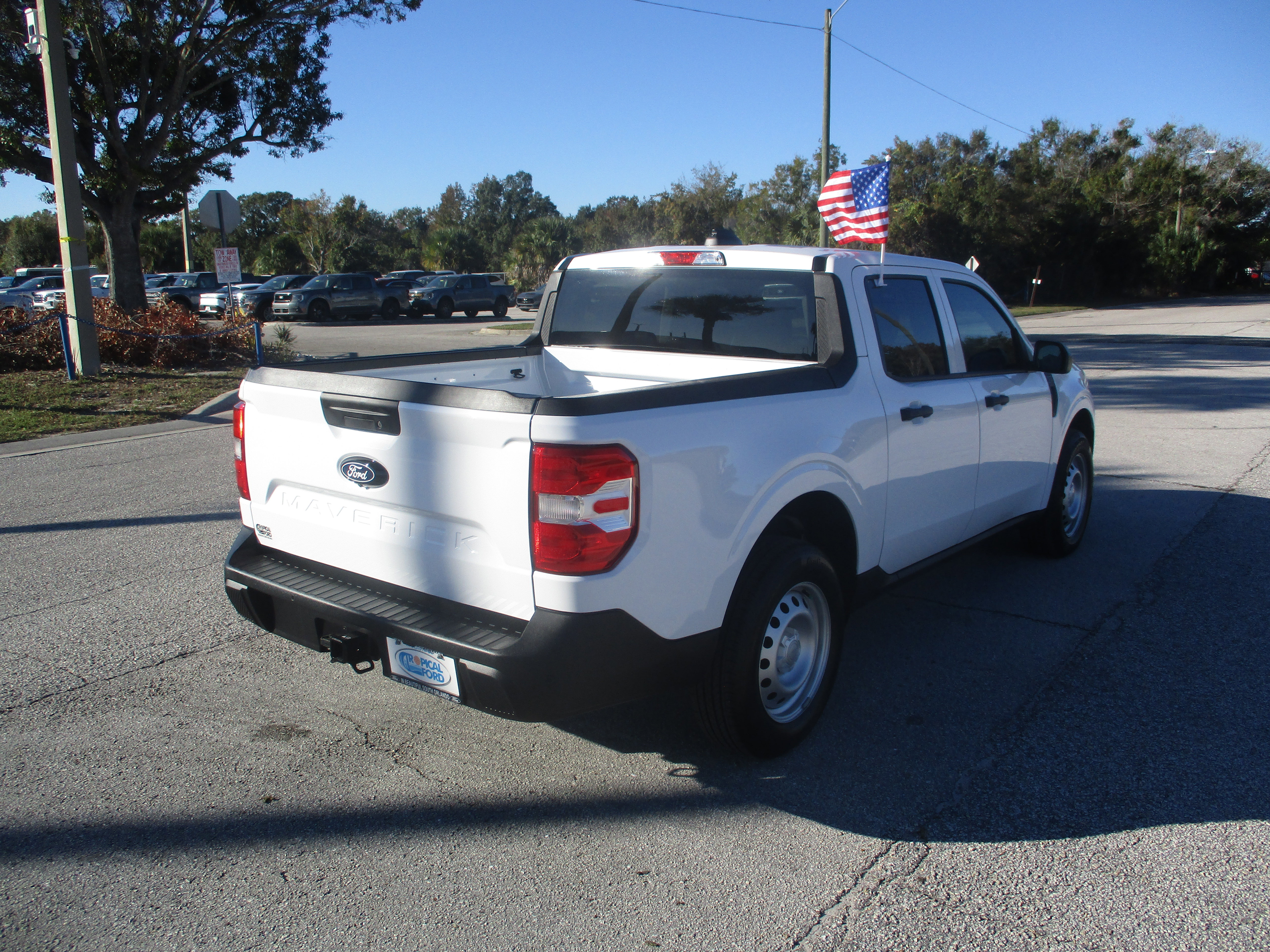 Used 2025 Ford Maverick XL w/ Equipment Group 102A image 7