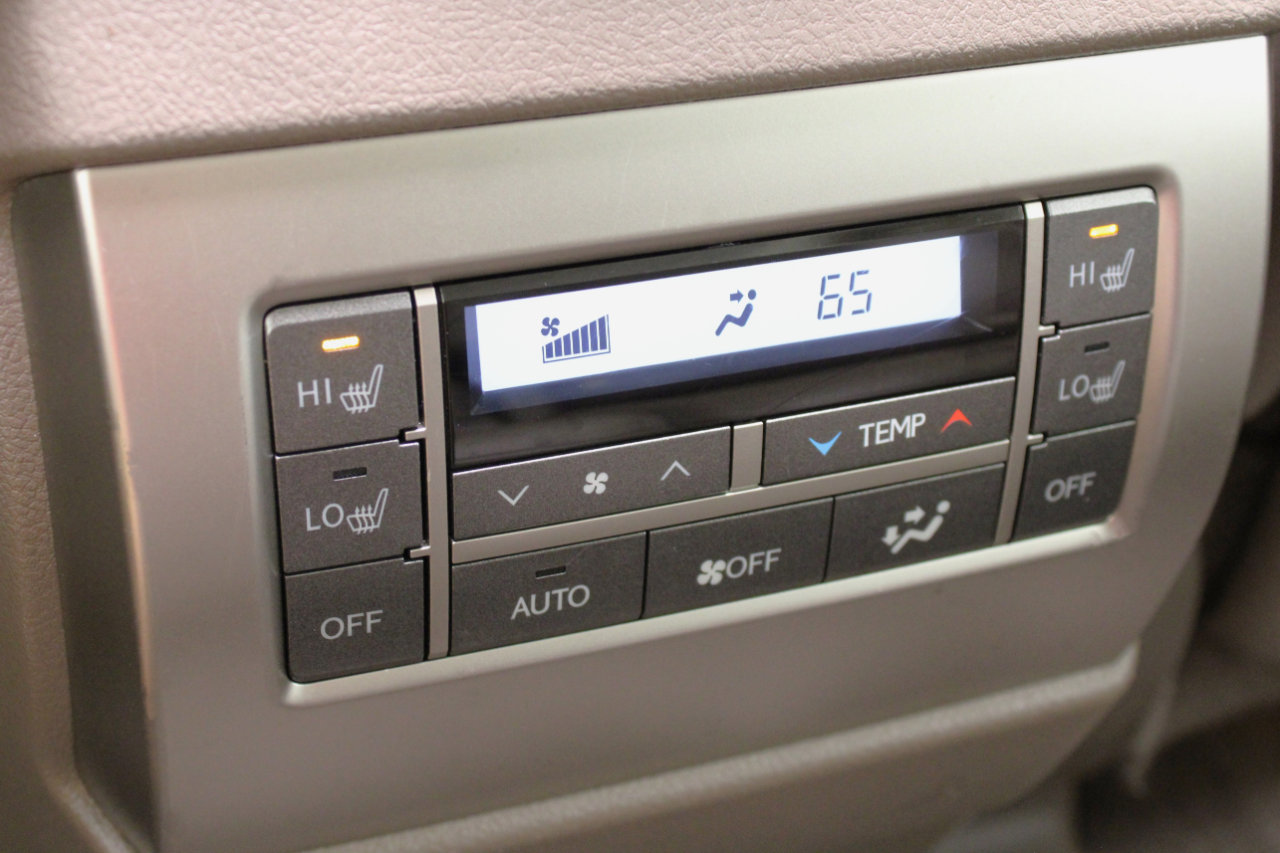 Used 2016 Lexus GX 460 w/ Premium Package image 40