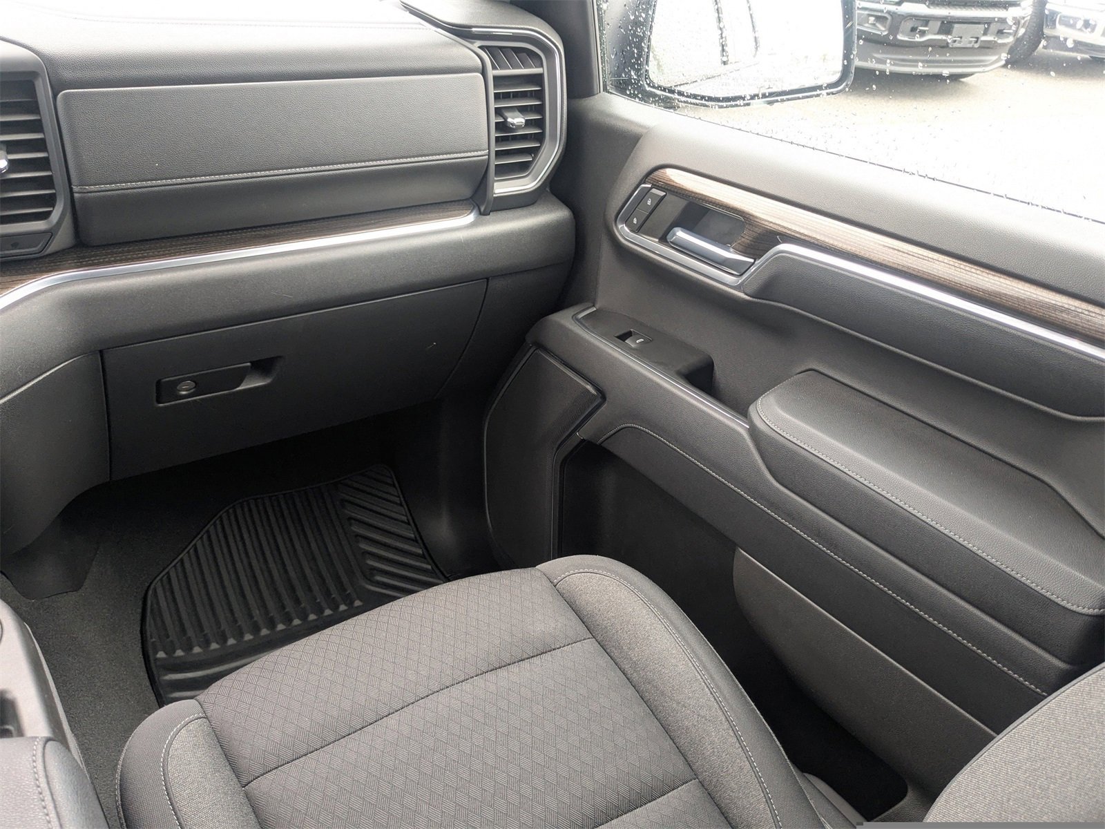 Used 2023 Chevrolet Silverado 1500 LT image 16