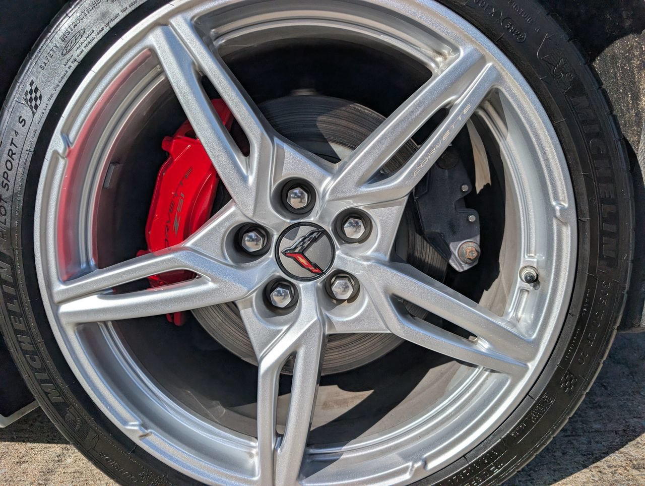 Used 2023 Chevrolet Corvette Stingray Premium Conv w/ Z51 Performance Package RWD image 7