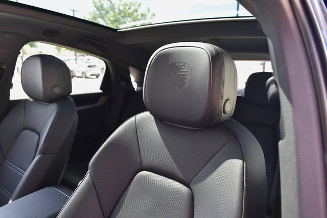 Used 2025 Porsche Cayenne Coupe AWD/4WD image 38