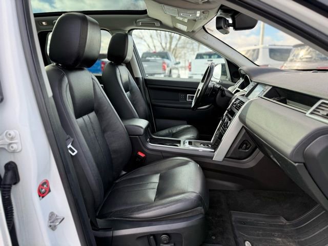 Used 2017 Land Rover Discovery Sport HSE image 16