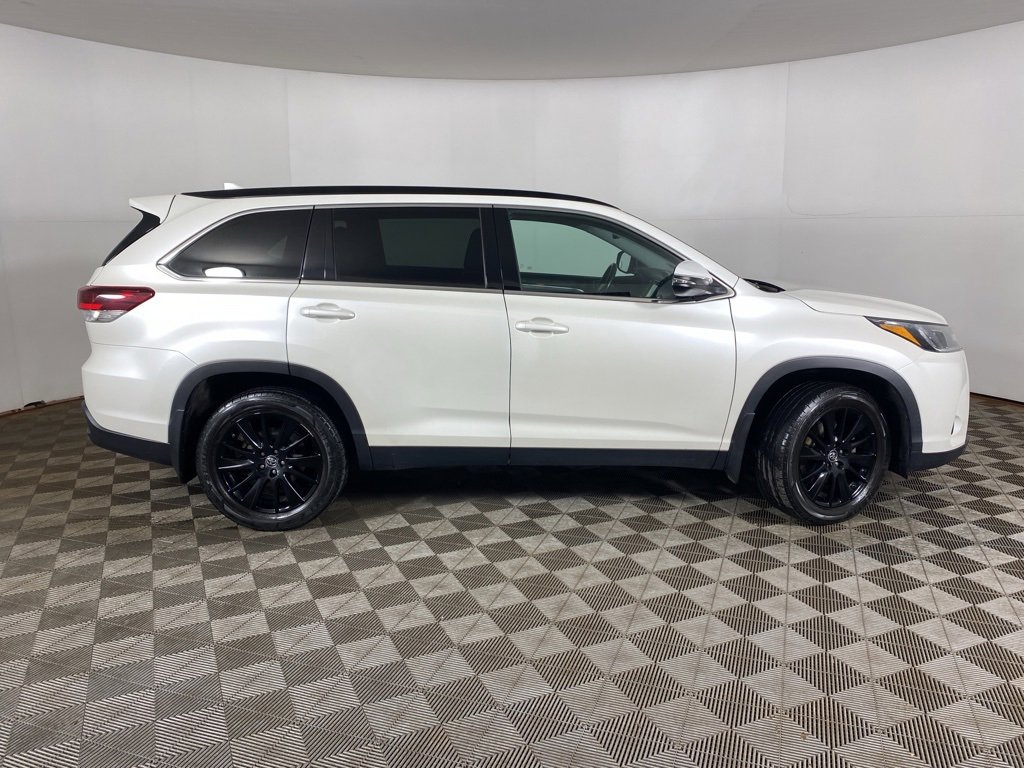Used 2019 Toyota Highlander SE image 10