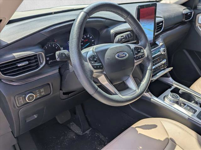 Used 2024 Ford Explorer Limited w/ Limited Technology Package RWD image 9