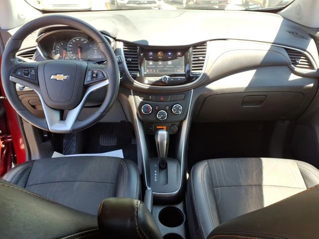 Used 2020 Chevrolet Trax LT w/ LT Convenience Package AWD/4WD image 13