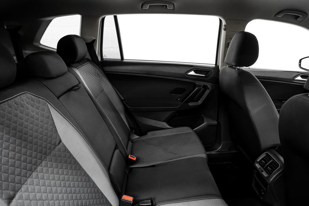 Used 2021 Volkswagen Tiguan S image 33