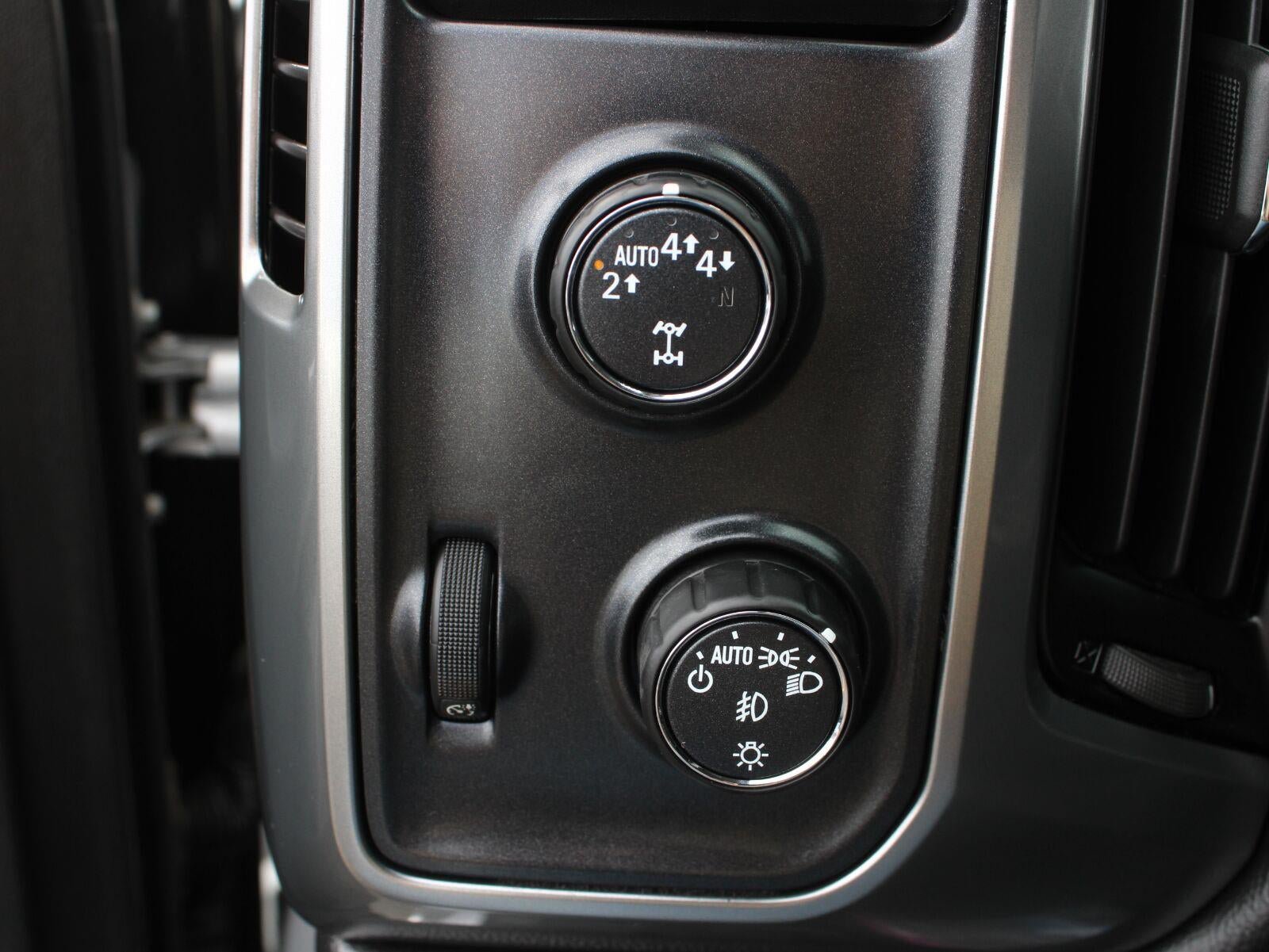 Used 2017 Chevrolet Silverado 1500 LT w/ All Star Edition AWD/4WD image 9