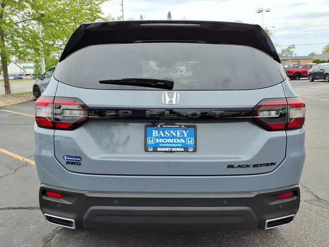 Certified 2025 Honda Pilot Black Edition image 10