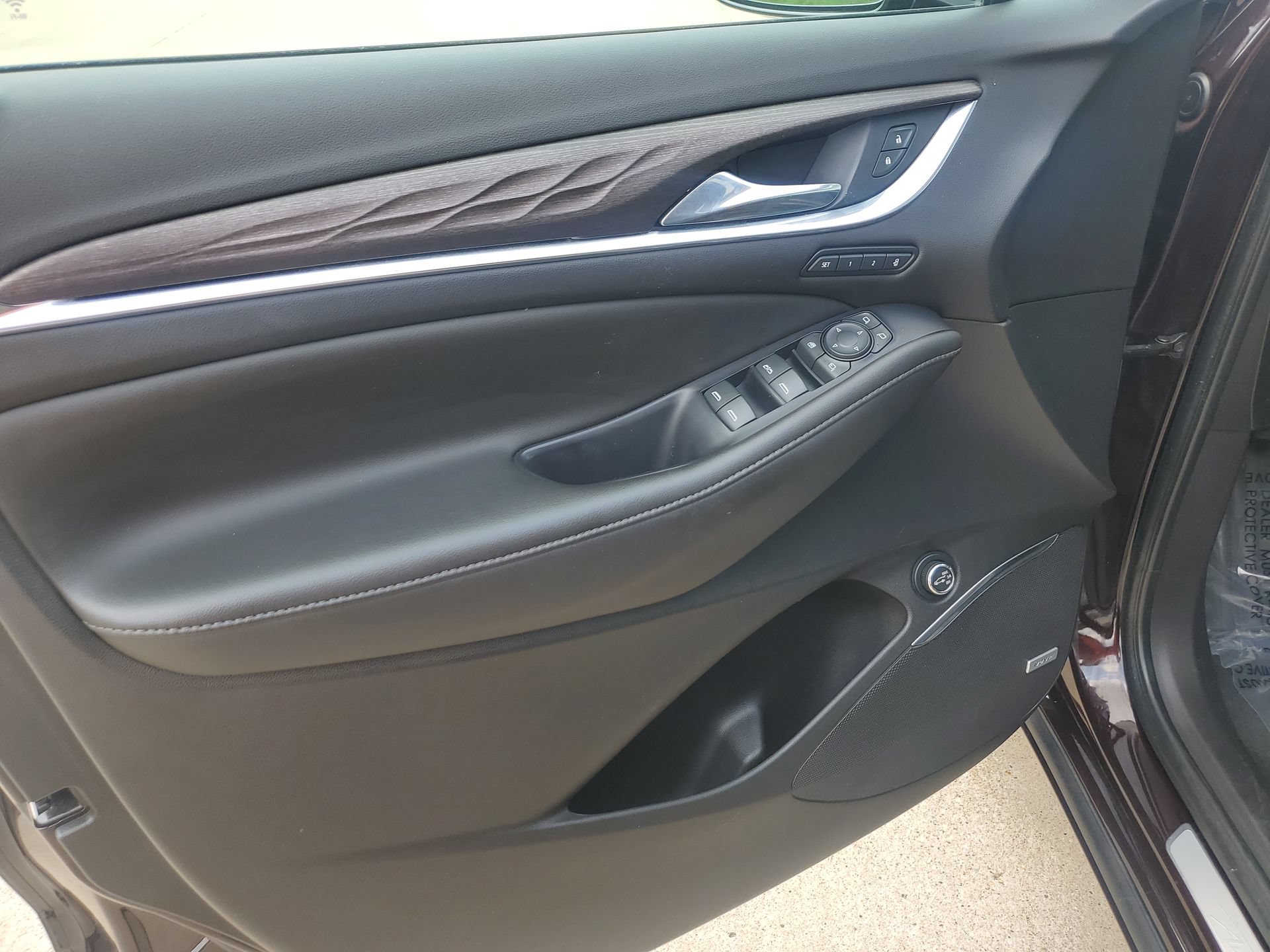 Used 2022 Buick Enclave Avenir w/ Avenir Technology Package AWD/4WD image 30