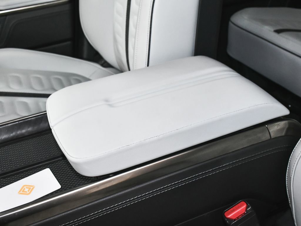 Used 2025 Rivian R1S Adventure image 39