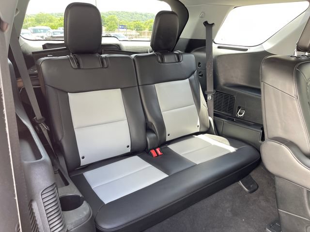 Used 2024 Ford Explorer XLT w/ Equipment Group 202A AWD/4WD image 33