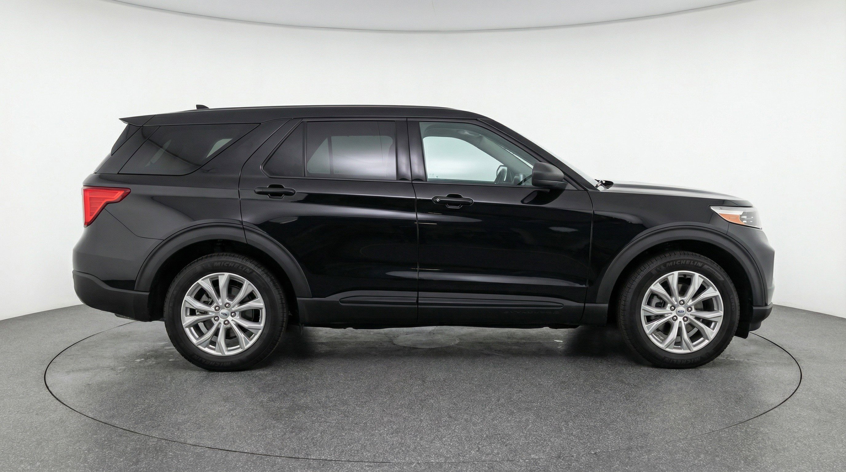 Used 2024 Ford Explorer Limited image 11