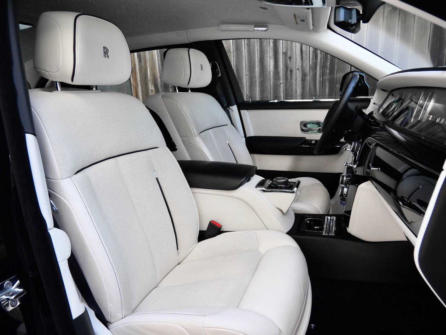 Used 2022 Rolls-Royce Phantom Extended Wheelbase w/ The Phantom Package RWD image 40