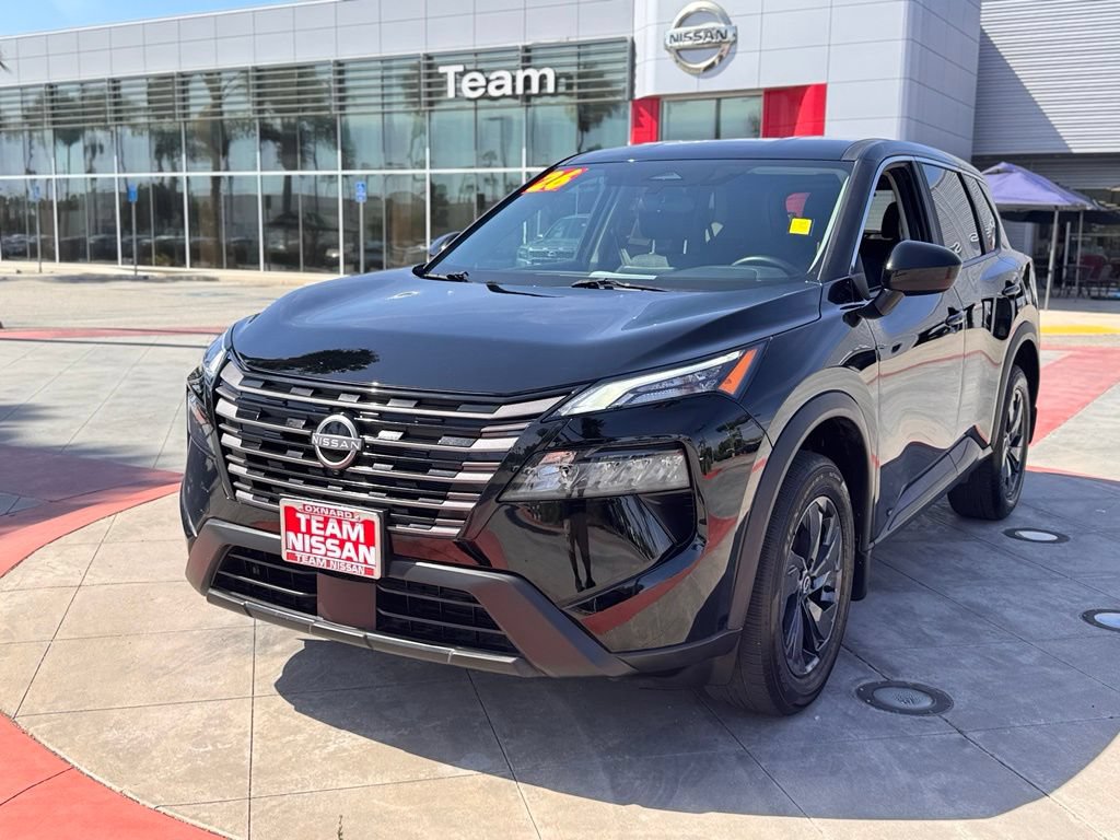 Certified 2026 Nissan Rogue SV FWD image 4