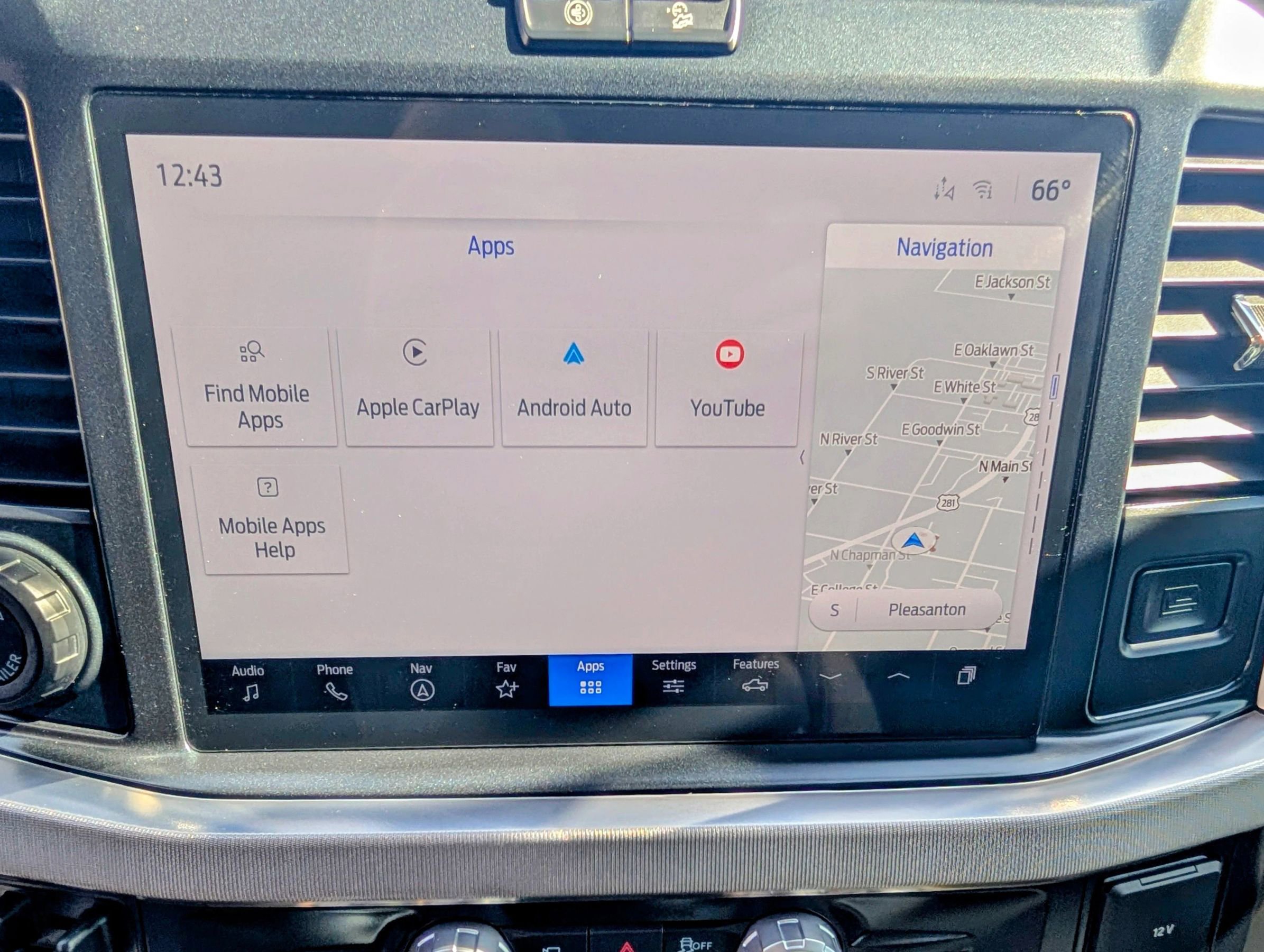 Used 2025 Ford F250 Platinum w/ Platinum Plus Package image 18