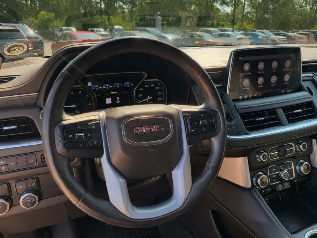 Used 2021 GMC Yukon XL SLT w/ SLT Premium Package image 15
