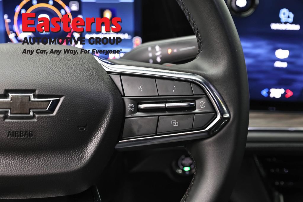 Used 2025 Chevrolet Suburban Z71 AWD/4WD image 16