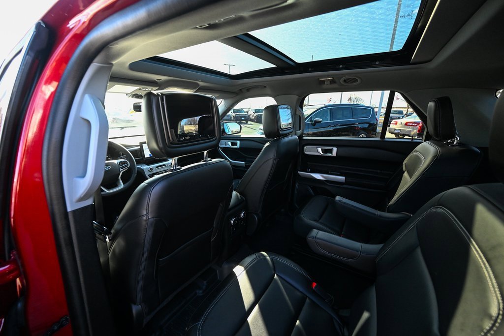 Used 2023 Ford Explorer XLT w/ Equipment Group 202A image 23