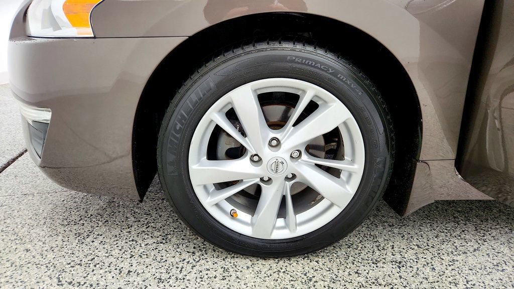 Used 2014 Nissan Altima 2.5 SV FWD image 9