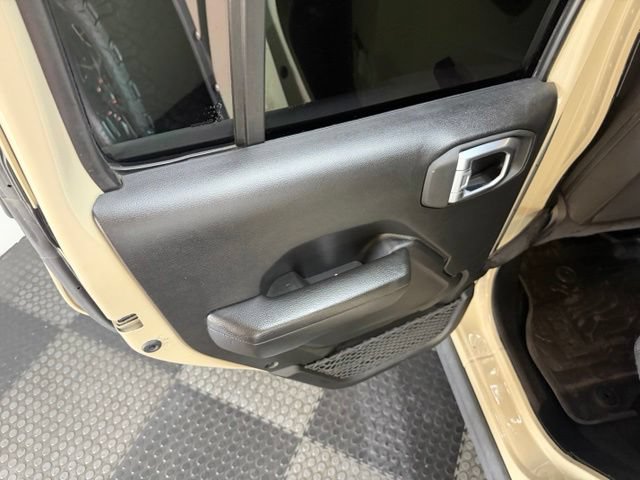 Used 2022 Jeep Gladiator Sport AWD/4WD image 39