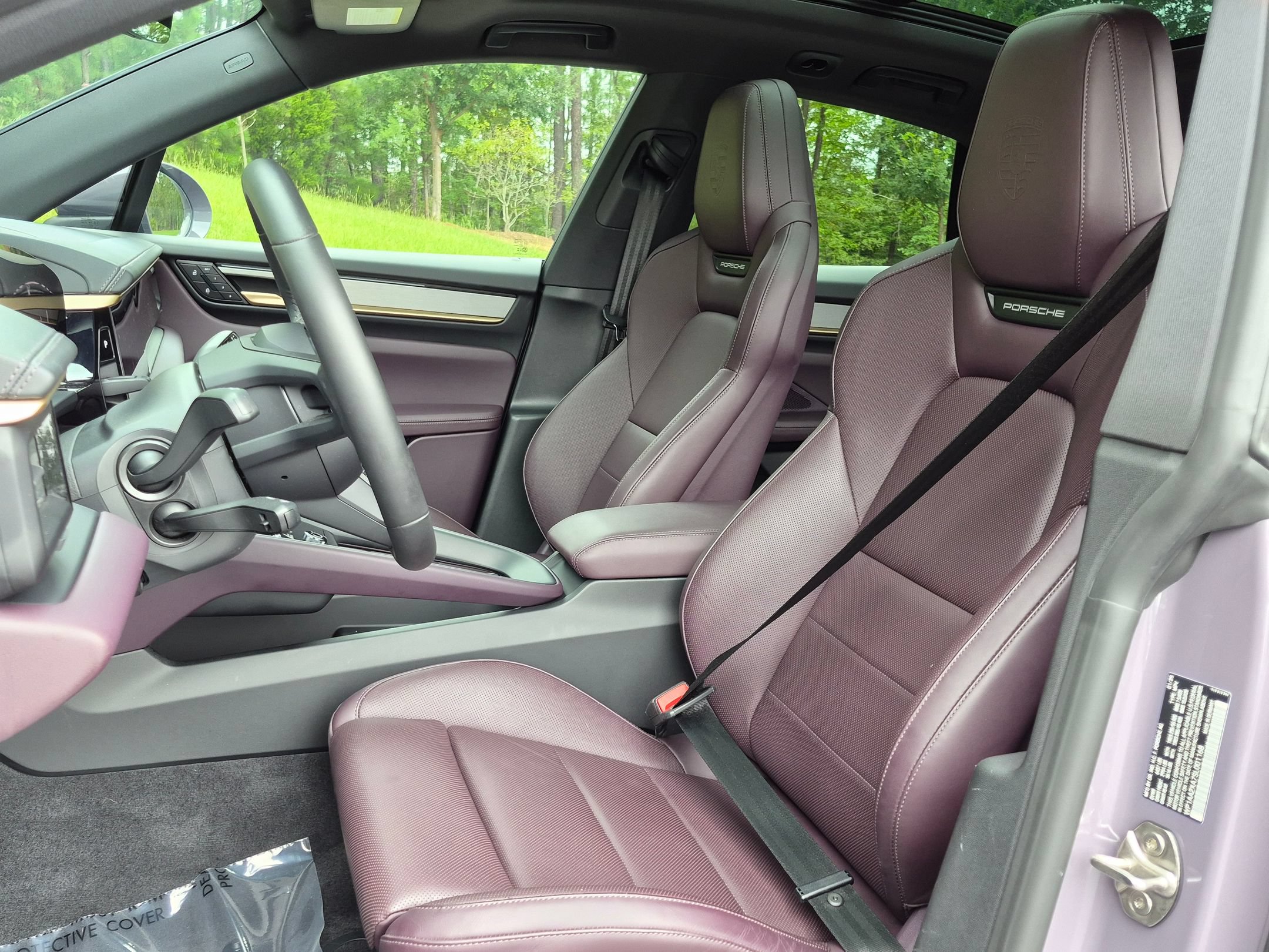Certified 2025 Porsche Macan 4 Electric AWD/4WD image 5