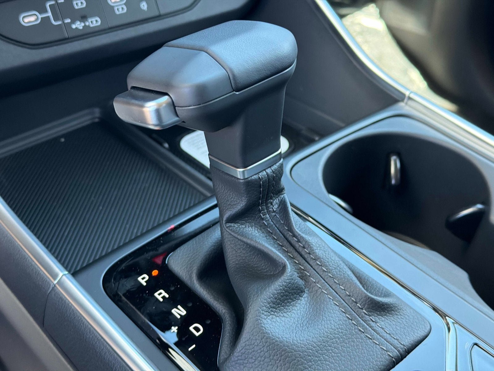 New 2026 Kia Carnival EX FWD image 23