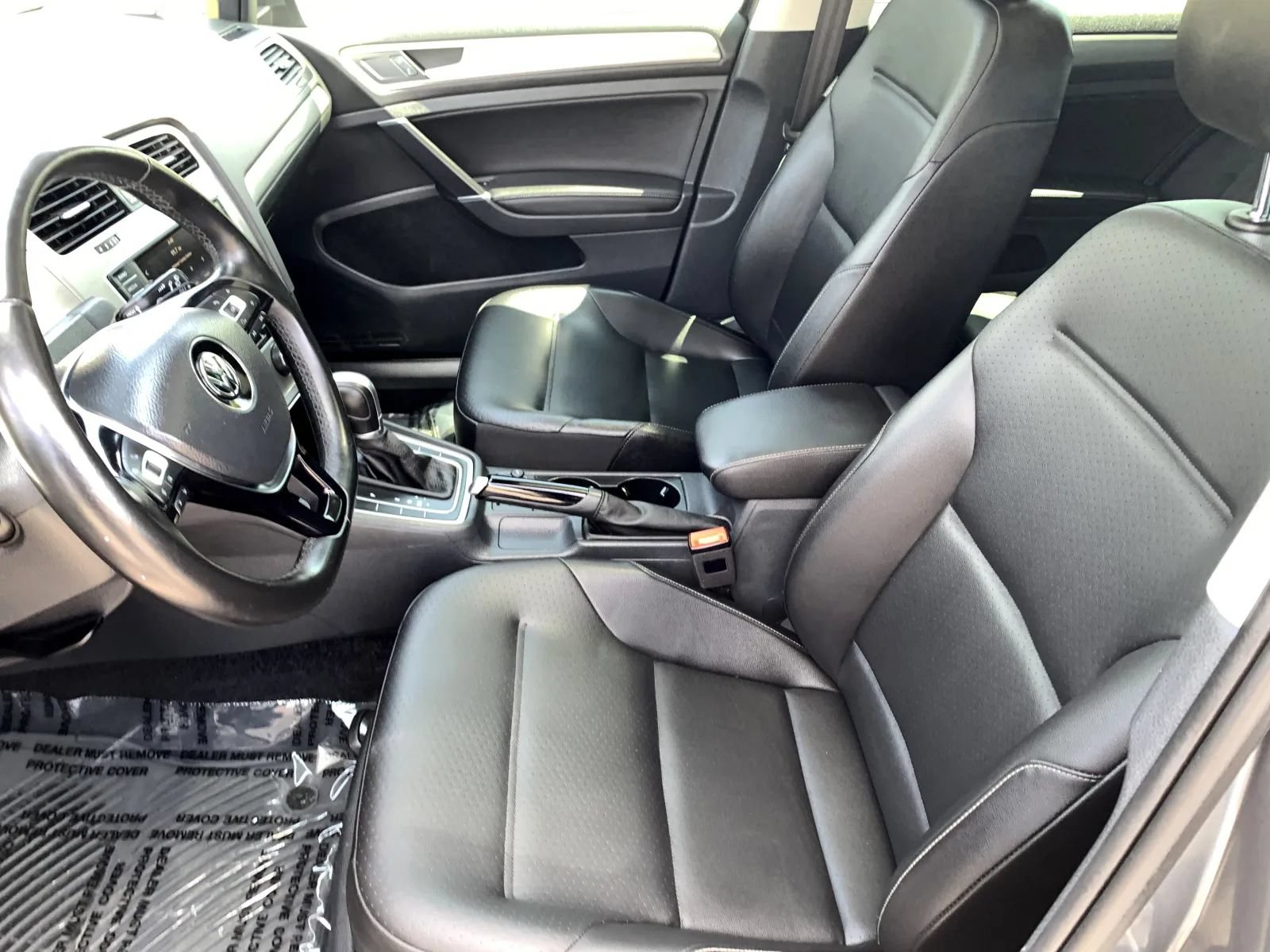 Used 2017 Volkswagen Golf 4-Door FWD image 26